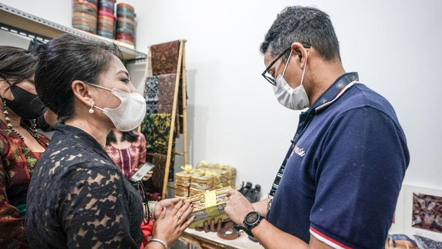 Pariwisata Bali Dibuka Kembali, Sandiaga Uno Berharap UMKM Bangkit Lagi (328149)
