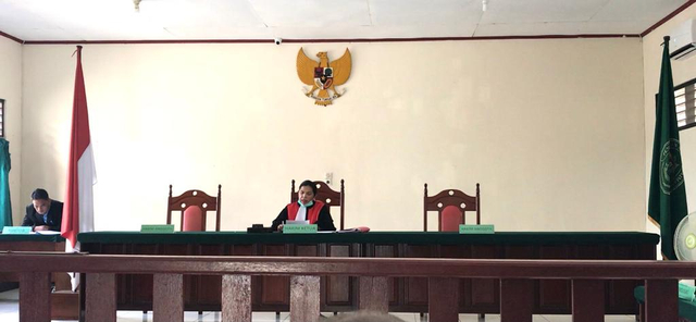 Majelis Hakim PN Kaimana Kabulkan Gugatan Praperadilan Tersangka Dana Haji (13772)
