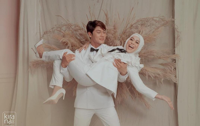 5 Potret Prewedding Terbaru Rizky Billar dan Lesty Kejora, Mesra Bernuansa Putih (175228)