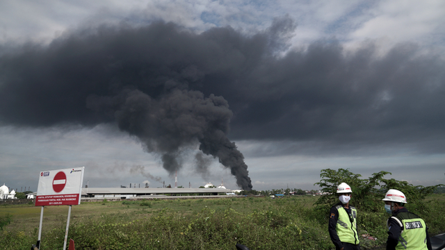 Bos Pertamina Pantau Langsung Kilang Cilacap Pasca Kebakaran Tangki (49576)