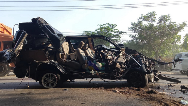 Kendaraan yang terlibat kecelakaan lalu lintas di Jalan Raya Tuban-Bancar, turut wilayah Desa Purworejo, Kecamatan Jenu, Kabupaten Tuban. Sabtu (12/06/2021) (foto: istimewa)