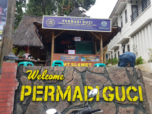 Basecamp Permadi Guci, Kabupaten Tegal. (Foto: Bentar)
