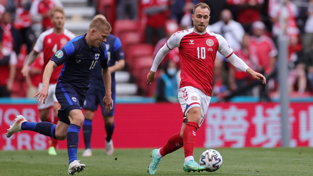 Aksi Christian Eriksen dalam laga Denmark vs Finlandia pada Euro 2020. Foto: REUTERS