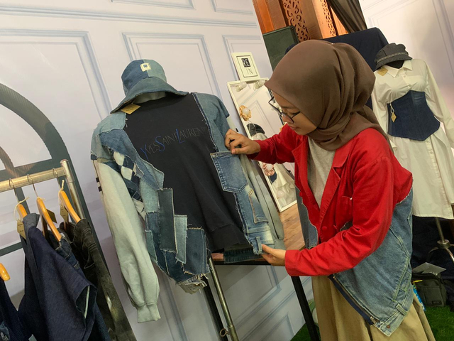 Desainer Pontianak Olah Limbah Pakaian Bekas Jadi Lebih Kekinian (228602)