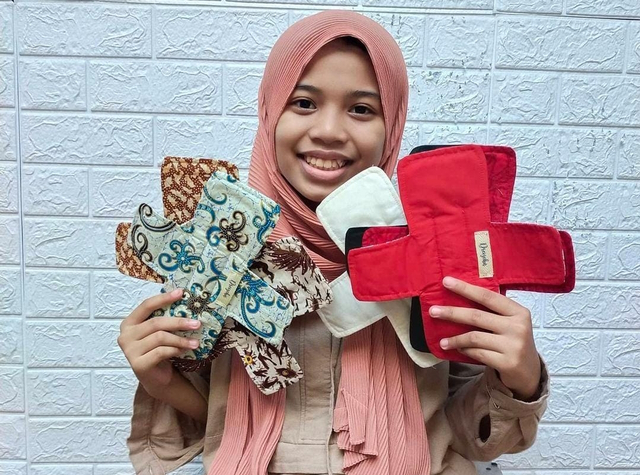 Kisah Fildza, Siswi SMP di Surabaya Olah Limbah Tekstil Jadi Pembalut Wanita (456610)