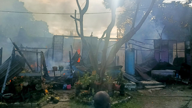 Tiga rumah milik Puskesmas Sentani di Kabupaten Jayapura habis terbakar. (Dok Humas Polda Papua)