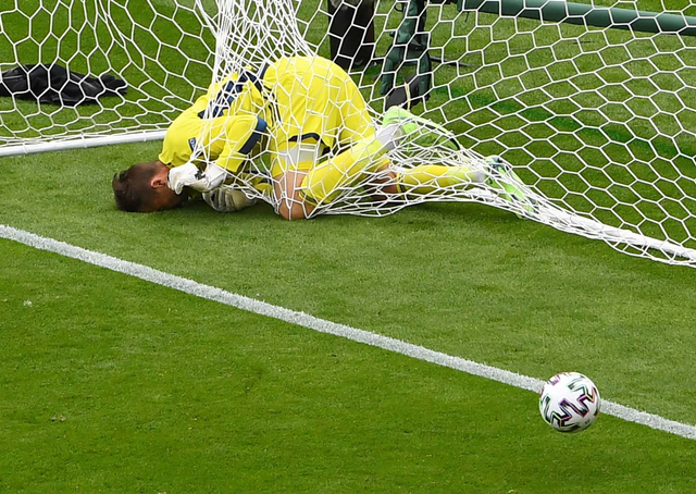 Gol Jarak Jauh Patrik Schick ke Gawang Skotlandia Jadi yang Terbaik di Euro 2020 (1240463)