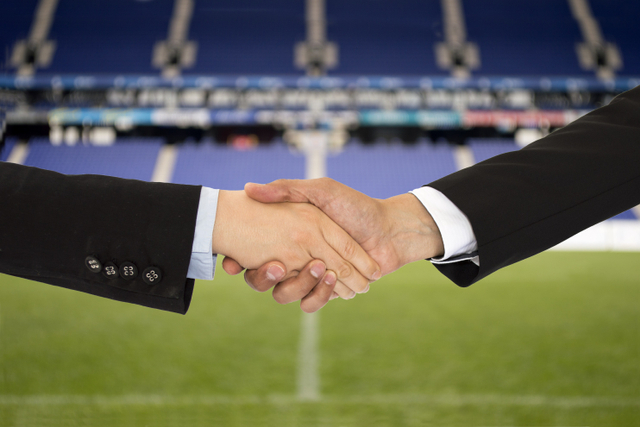 Ilustrasi bisnis sepak bola. Foto: Shutterstock