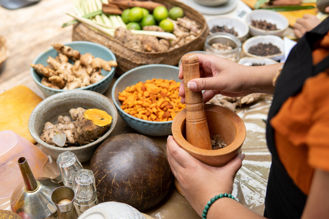 Daftar Bahan Herbal yang Sebaiknya Dihindari Ibu Hamil.  Foto: Shutterstock
