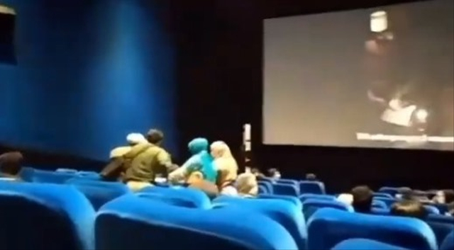 Ngeri, Penonton Kesurupan saat Menyaksikan Film Conjuring 3 di Bioskop (365393)
