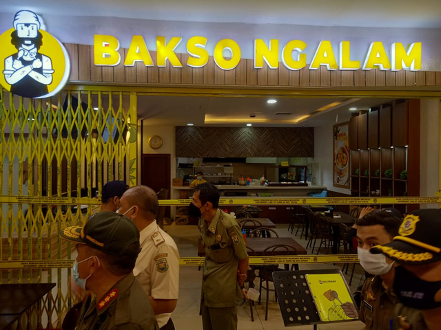 5 Gerai Bakso Son Haji Sony Disegel Tim Penegakan Pajak Pemkot Bandar Lampung (3)