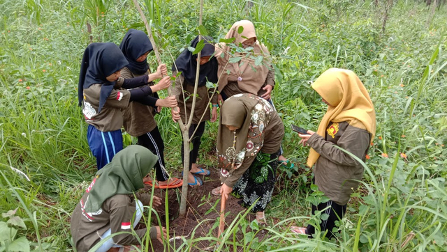 Mengenal Sosok Rizki Hamdani, Penggagas Kelompok Santri Tani Milenial (131954)