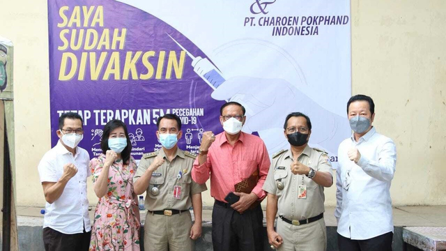 Charoen Pokphand Indonesia turut membantu percepatan vaksinasi warga Pademangan, Jakarta Utara. Foto: Charoen Pokphand Indonesia (CPI)