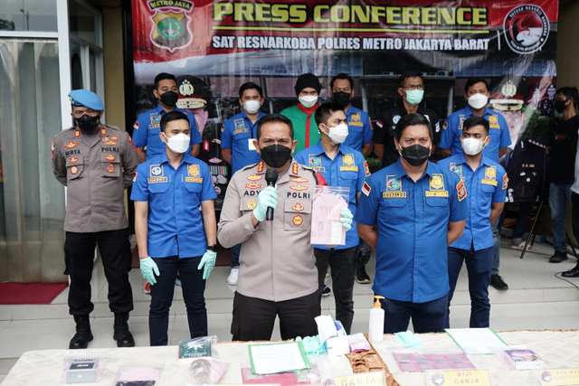 Anji Mengaku Beli Ganja dari Situs Luar Negeri (63842)