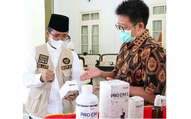 Bantu Tangani Covid-19, PT AMA Sumbangkan Ratusan Botol Pro EM1 ke Bangkalan