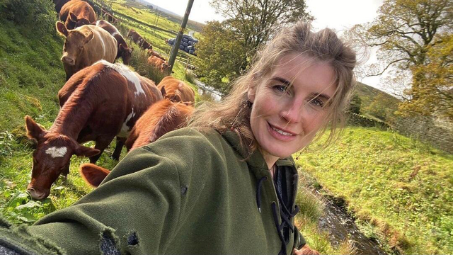 Mantan model, Amanda Owen yang sekarang menjadi seorang penggembala domba. Dok. Instagram