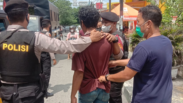 Polisi saat mengamankan sejumlah preman di Sumatera Utara. Foto: Dok. Istimewa