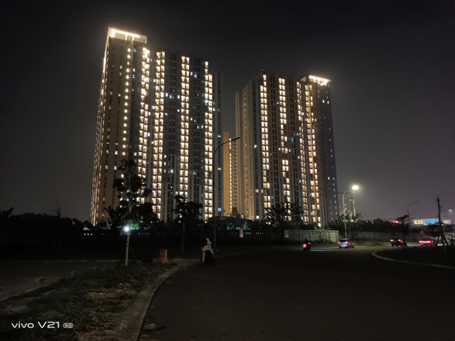 Review Vivo V21 5G: HP Tipis Tak Hanya Jago di Kamera (568673)
