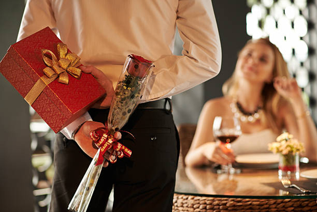 Ilustrasi Valentine's Day, salah satu bentuk tasyabbuh yang dilarang dalam Islam. Foto: iStock