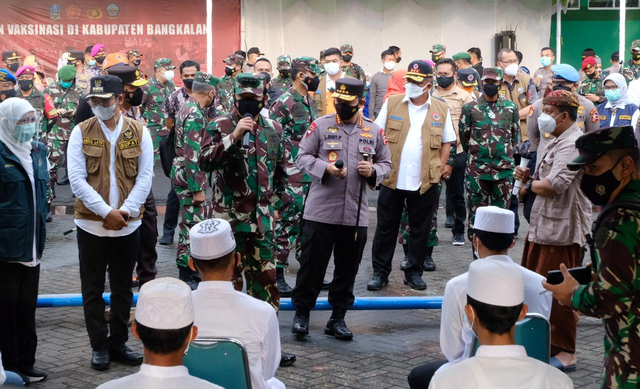 Panglima TNI dan Kapolri Dengarkan Keluhan Warga Bangkalan