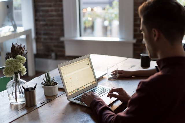 Cara Membuat Kop Surat di Word Foto: Unsplash