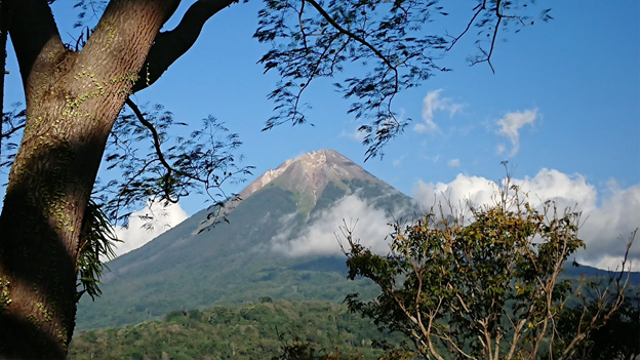 Fakta Geologis Menarik Gunung Api Ebulobo, Flores (9449)