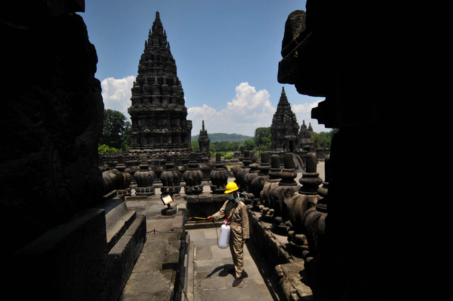 Foto: Kasus Corona di Jateng Meningkat, Wisata Candi Prambanan Kembali Ditutup (7142)
