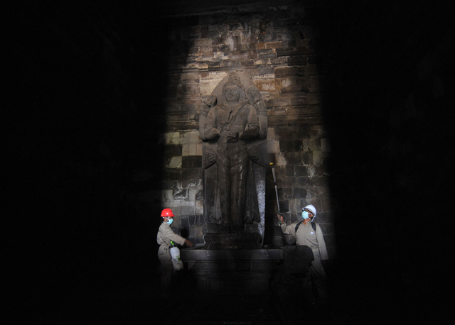 Foto: Kasus Corona di Jateng Meningkat, Wisata Candi Prambanan Kembali Ditutup (7141)