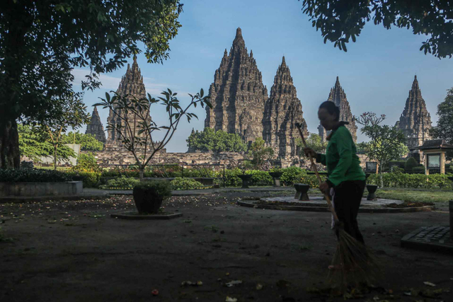 Foto: Kasus Corona di Jateng Meningkat, Wisata Candi Prambanan Kembali Ditutup (7140)