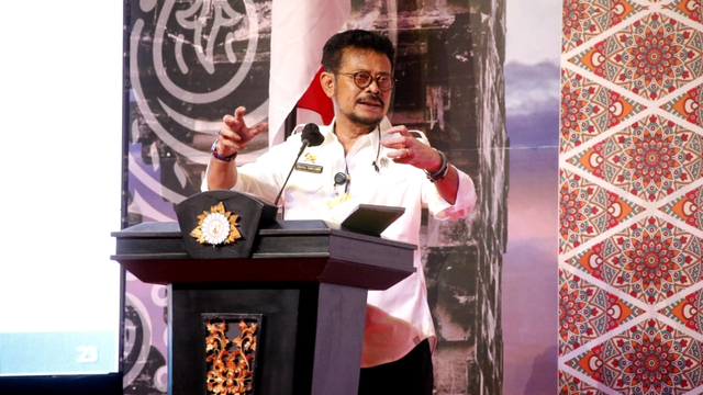 Menteri Pertanian Syahrul Yasin Limpo memberikan arahan untuk para bupati dan Apkasi di Nusa Dua Convention Center Bali , Sabtu, (19/6). Foto: Kementan RI