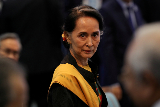 Aung San Suu Kyi. (Foto diambil oleh Athit Perawongmetha dipublikasikan oleh reuters.com, https://www.reuters.com/world/asia-pacific/myanmars-suu-kyi-appears-court-person-first-time-since-coup-2021-05-24/)