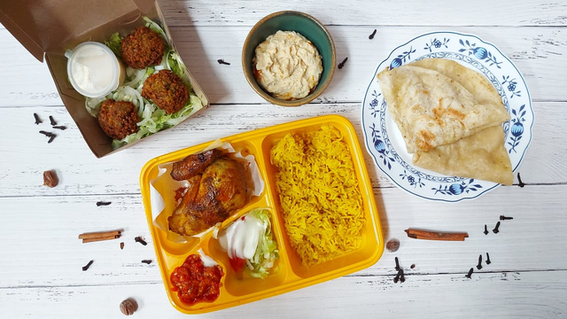 Gurih dan Lembutnya Ayam Panggang Khas Palestina di Emado's Shawarma (384456)