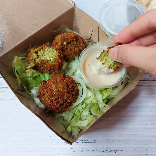 Gurih dan Lembutnya Ayam Panggang Khas Palestina di Emado's Shawarma (384458)