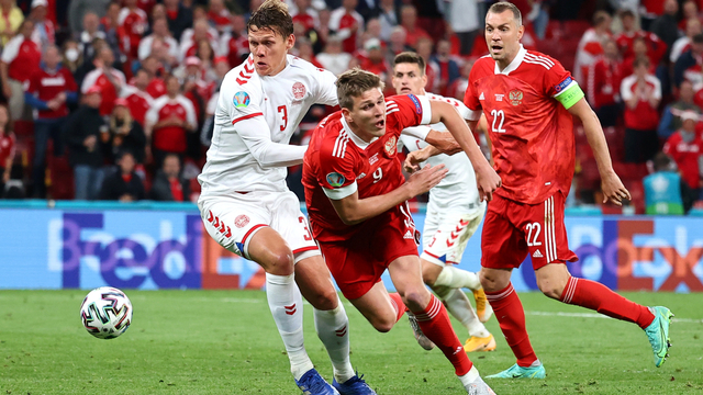 Pertandingan Rusia vs Denmark pada laga Grup B Euro 2020 di Stadion Parken, Kopenhagen, Denmark, Senin (21/6). Foto: Pool via REUTERS/Friedemann Vogel