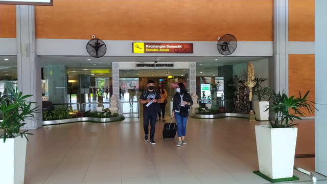 Ilustrasi : Kedatangan wisatawan domestik di Bandara Ngurah Rai, Bali - IST