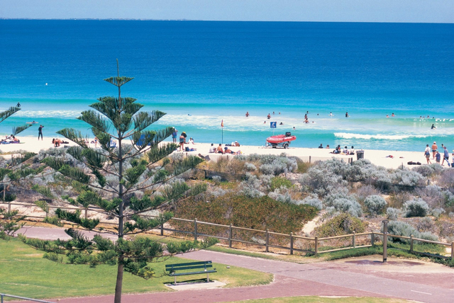 Pantai Scarborough, Perth Australia Barat Foto: dok Tourism Western Australia
