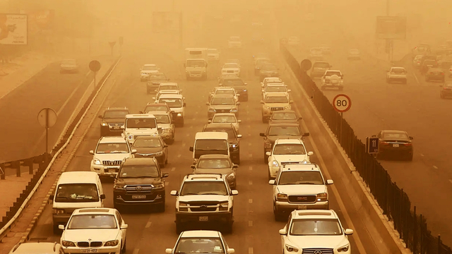 Badai pasir di Kuwait. Foto: AFP/Yasser Al-Zayyat