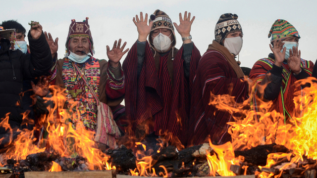 Foto: Ritual Adat Menyambut Tahun Baru Aymara di Bolivia (731975)