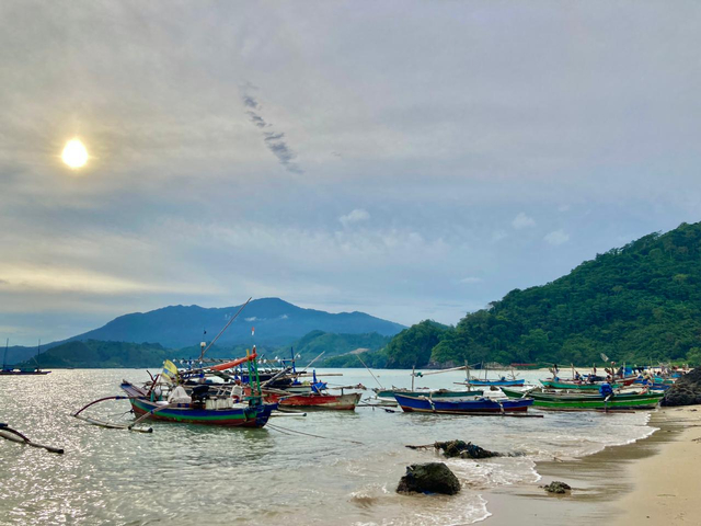 Pantai Minang Rua, Bakauheni, Lampung Selatan, Sabtu (19/6/2021) | Foto: Roza Hariqo/Lampung Geh