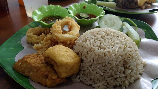 Nasi Tempong Mak Ela: Nyobain Makanan Khas Banyuwangi di Lampung (6)
