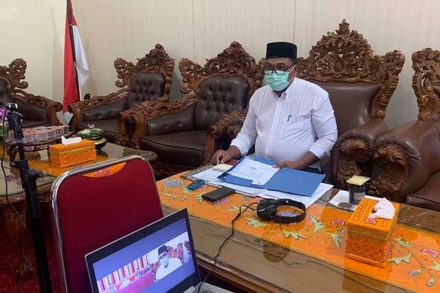 Bupati Aceh Singkil Dulmusrid terkonfirmasi positif COVID-19 untuk kedua kalinya pada Rabu (23/6). Foto: Facebook/Dulmusrid