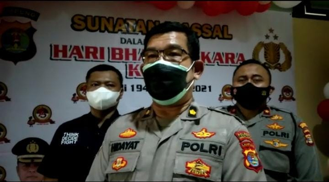 Peringati Hari Bhayangkara ke-75, Polresta Bandar Lampung Adakan Sunat Massal   (1)