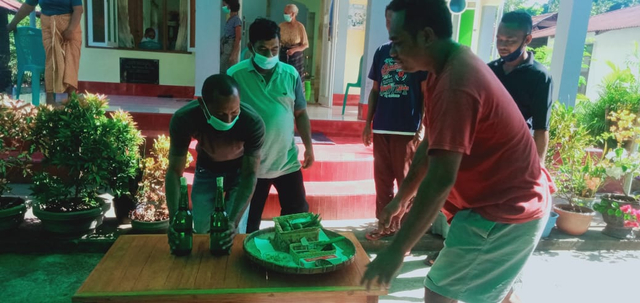 Melihat Ritual Belakun Jelang Prosesi San Juan Larantuka (450607)