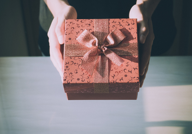 Ilustrasi kado. Foto: Pexels