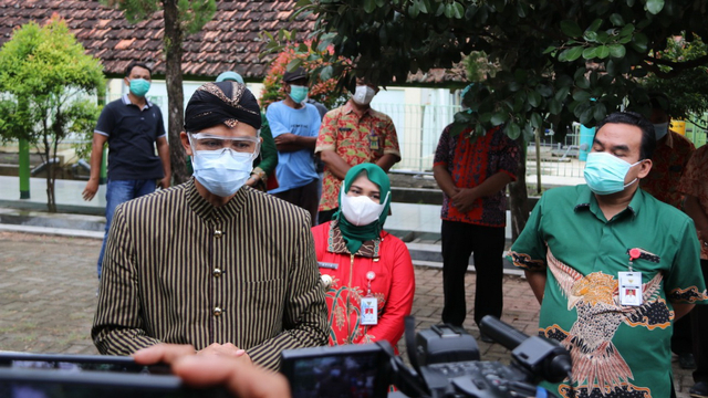 Gubernur Jateng Ganjar Pranowo saat beri keterangan pers di Blora. Kamis (24/06/2021) (foto: priyo/beritabojonegoro)