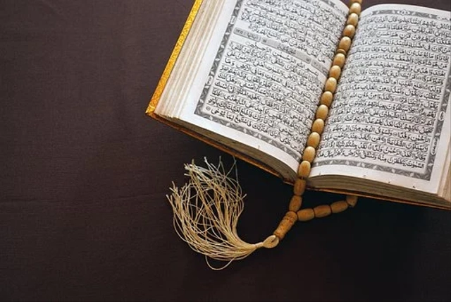 Surat Al Bayyinah ayat 5 dalam Alquran. Foto: dok. https://pixabay.com/