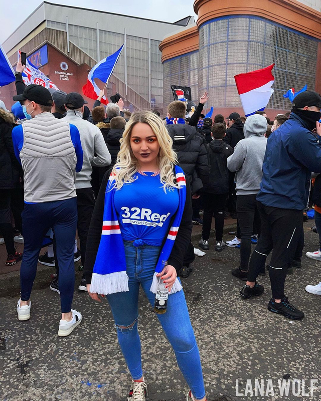 Aksi Bintang Porno Skotlandia: Pamer Dada hingga Janji Video Nakal di Euro 2020 (604269)