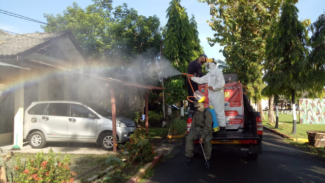 Brimob Polda Sumut kawal 75.000 Vaksin Sinovac yang Tiba di Medan (158187)