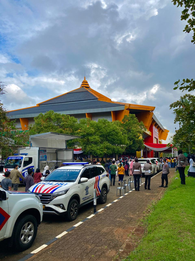 Peringati HUT Bhayangkara ke-75, Polda Lampung Gelar Vaksinasi Massal di Unila (1)