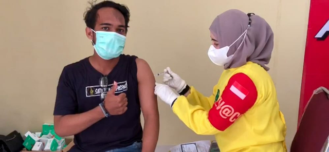 Gelar Vaksinasi Massal, Polda Sultra Target 13.375 Orang Terima Vaksin (242016)